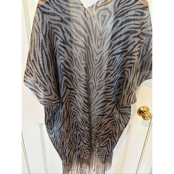 Grey Zebra Print Poncho/Shawl - Picture 5 of 9